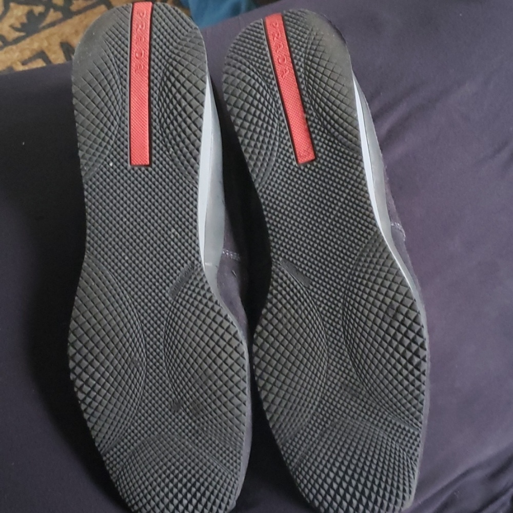 Tennis shoes - Picture 3 of 3